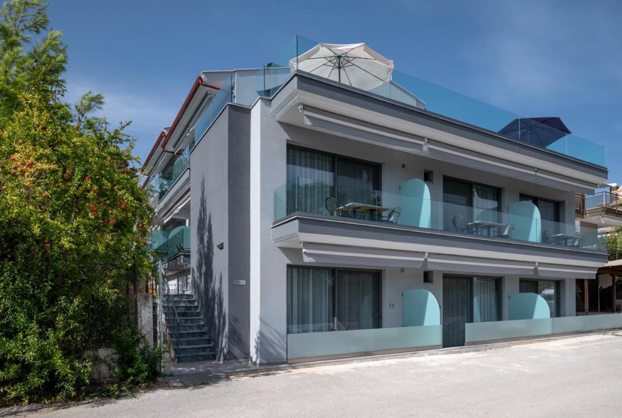 4- You Family Metamorfosi  Exterior photo
